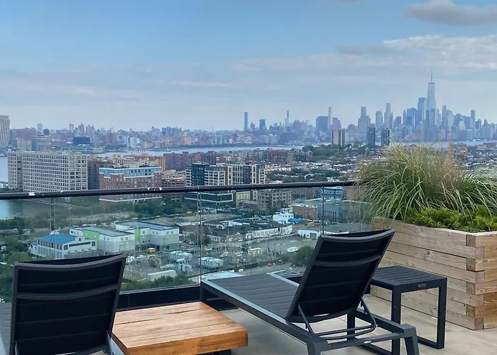 Cozy Apt With Great City View